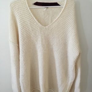 Free People Sweaters - Off White Cozy Free People Sweater Free People Sweaters - Off White Cozy Free People Sweater